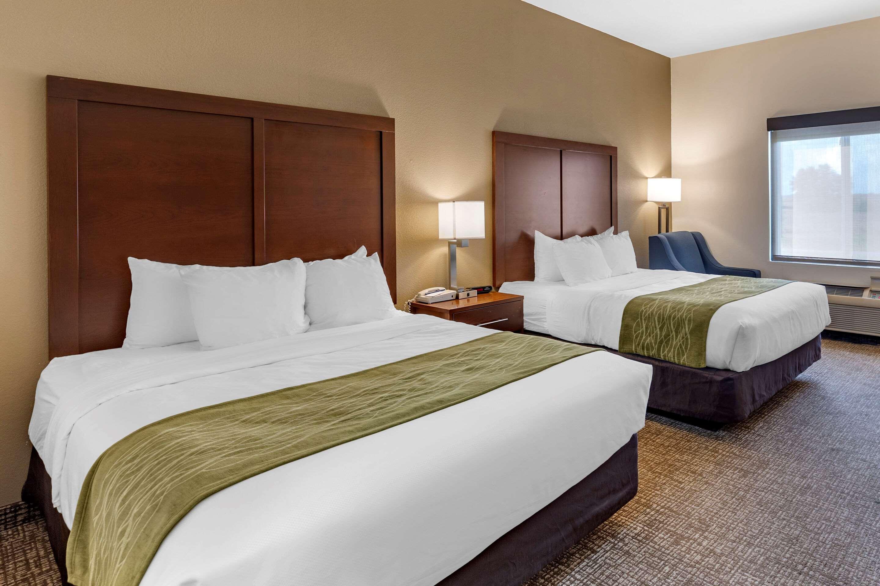 Comfort Inn & Suites Greenville I-70 Buitenkant foto