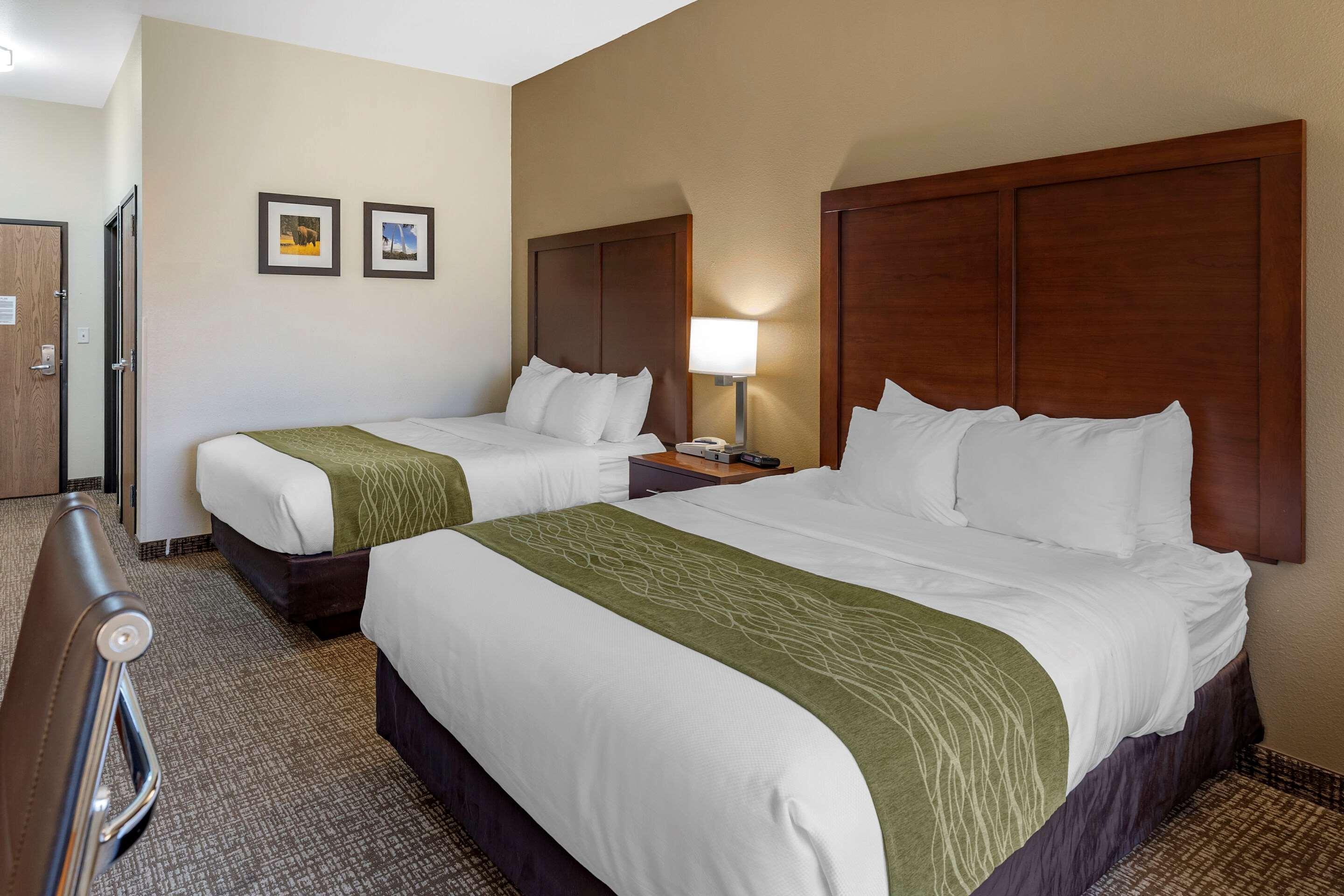 Comfort Inn & Suites Greenville I-70 Buitenkant foto