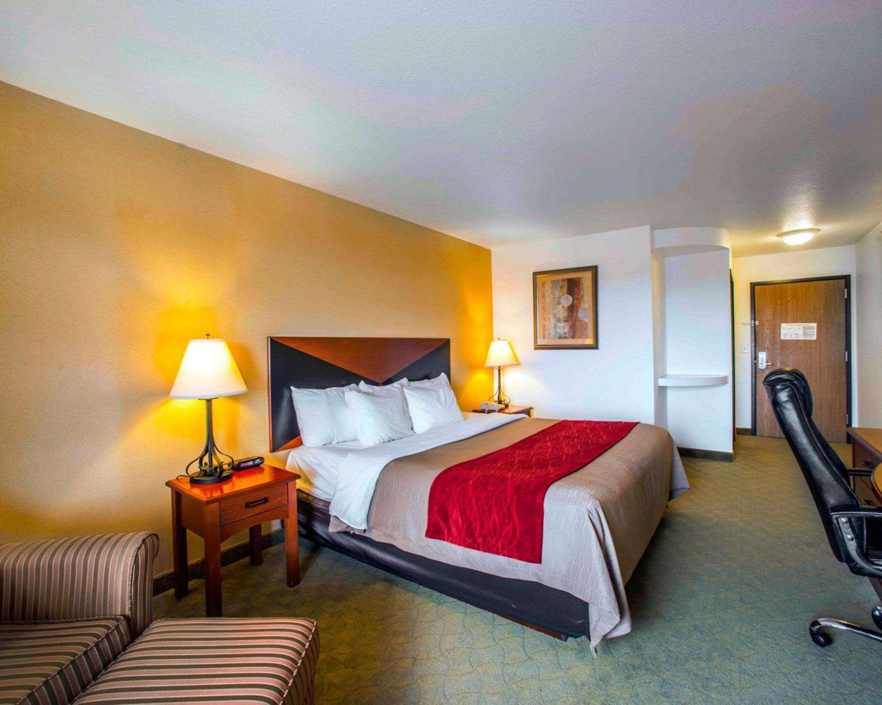 Comfort Inn & Suites Greenville I-70 Buitenkant foto