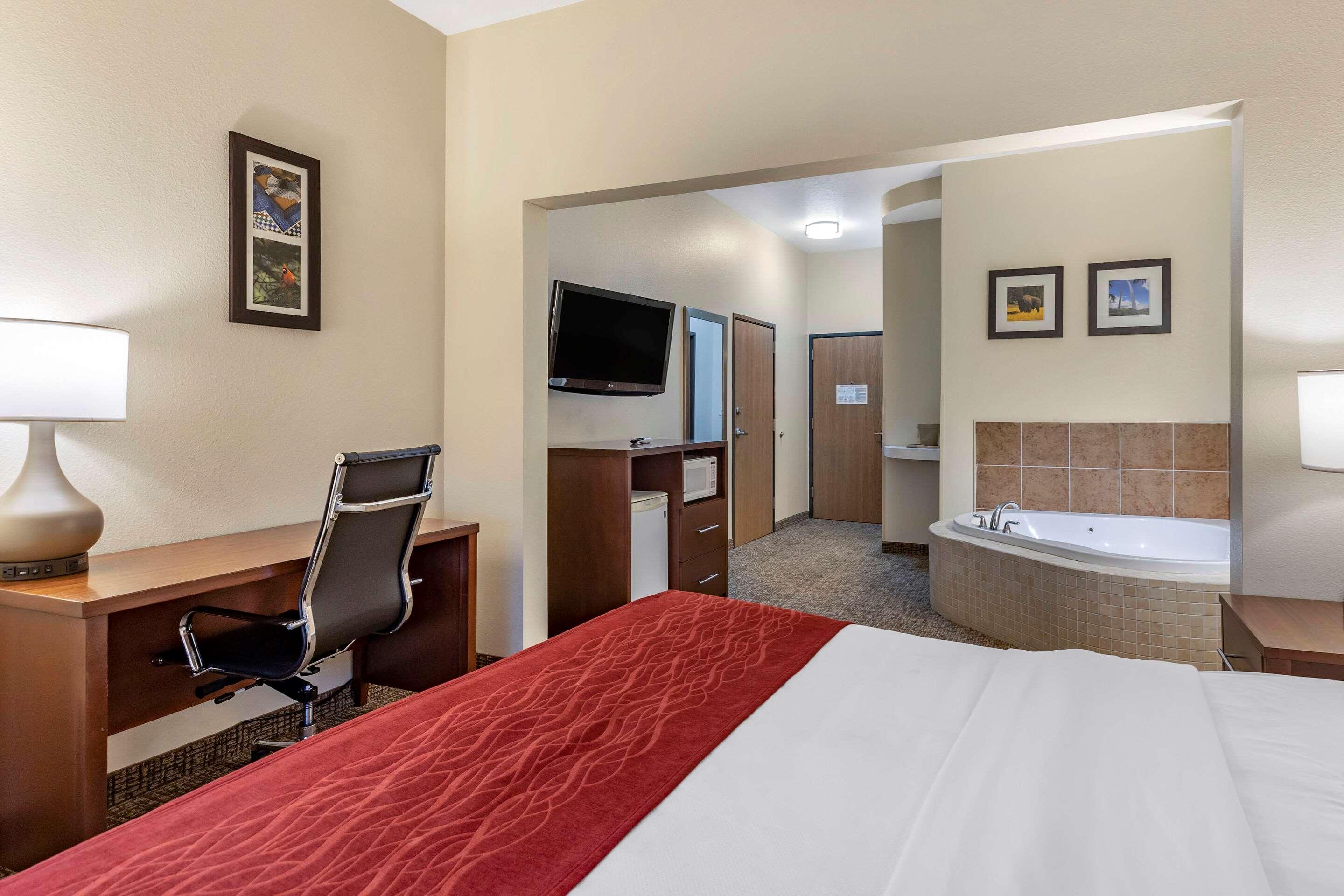 Comfort Inn & Suites Greenville I-70 Buitenkant foto