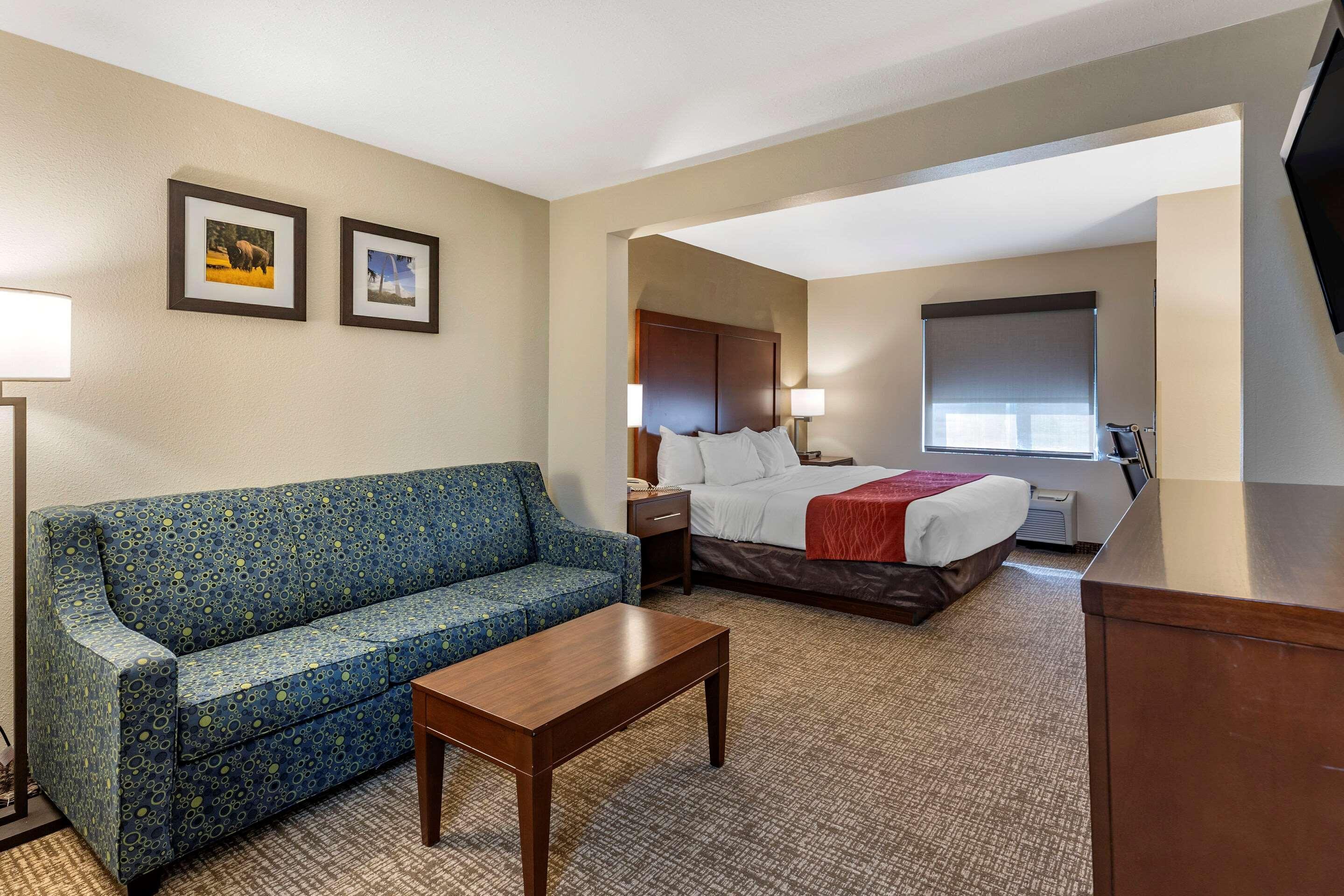Comfort Inn & Suites Greenville I-70 Buitenkant foto