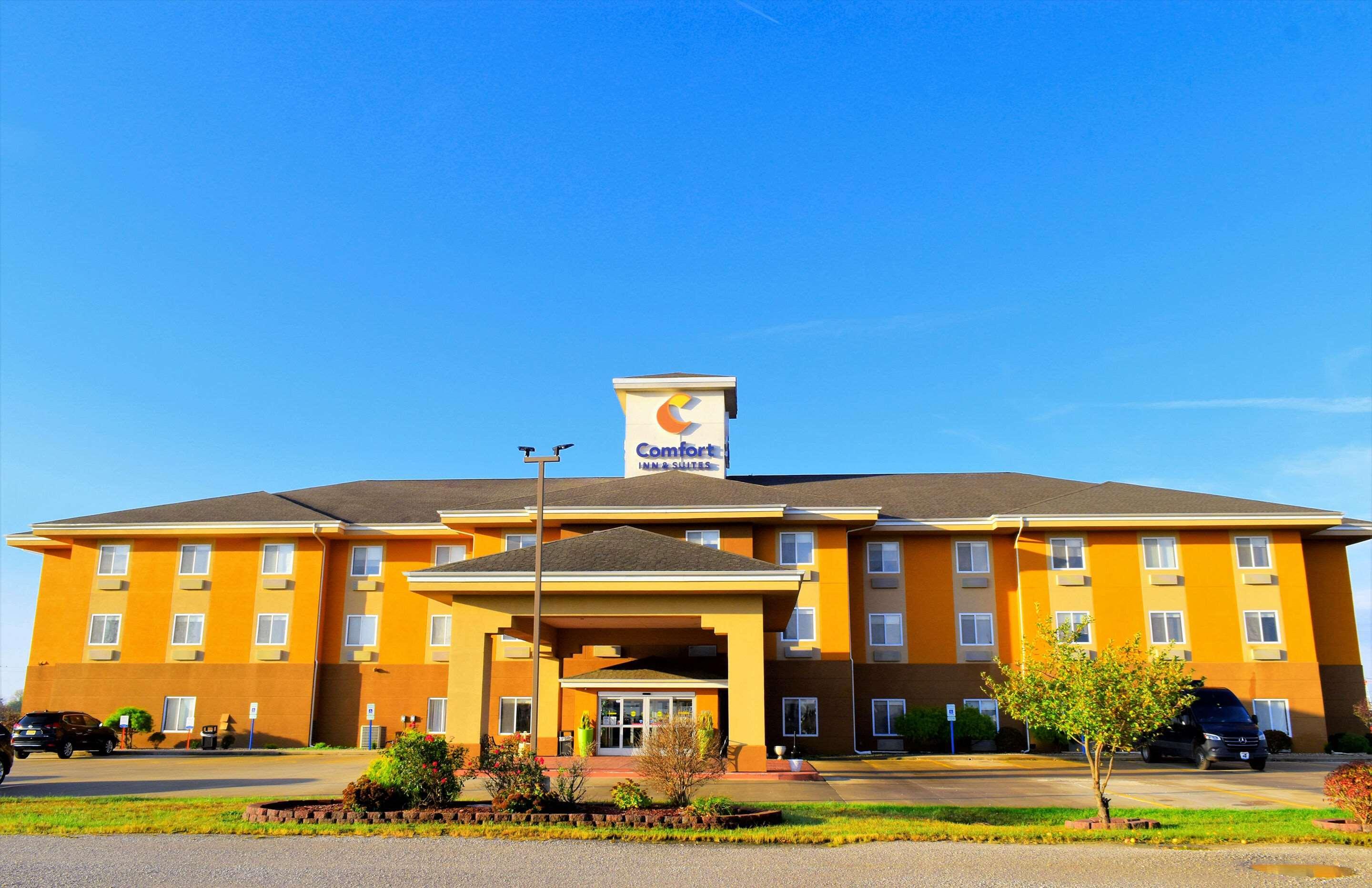 Comfort Inn & Suites Greenville I-70 Buitenkant foto