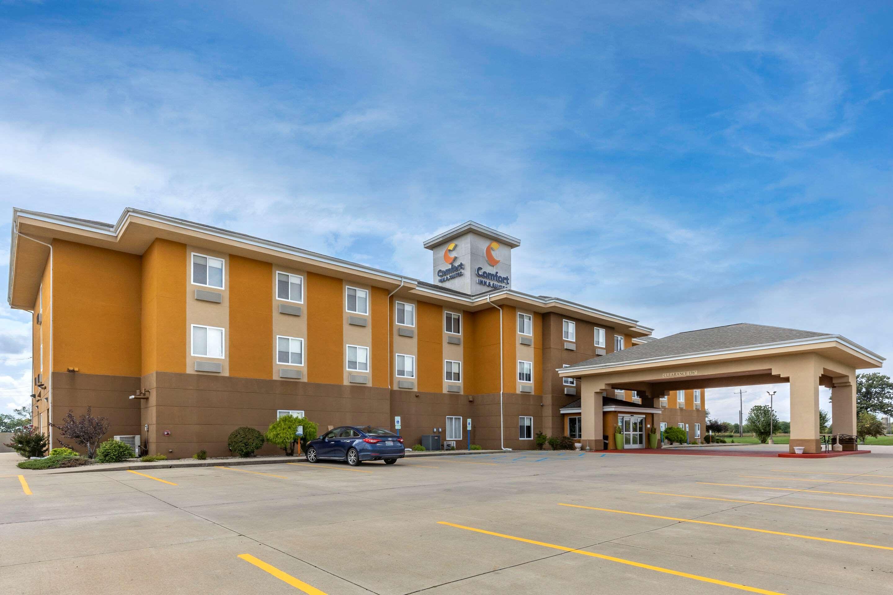 Comfort Inn & Suites Greenville I-70 Buitenkant foto