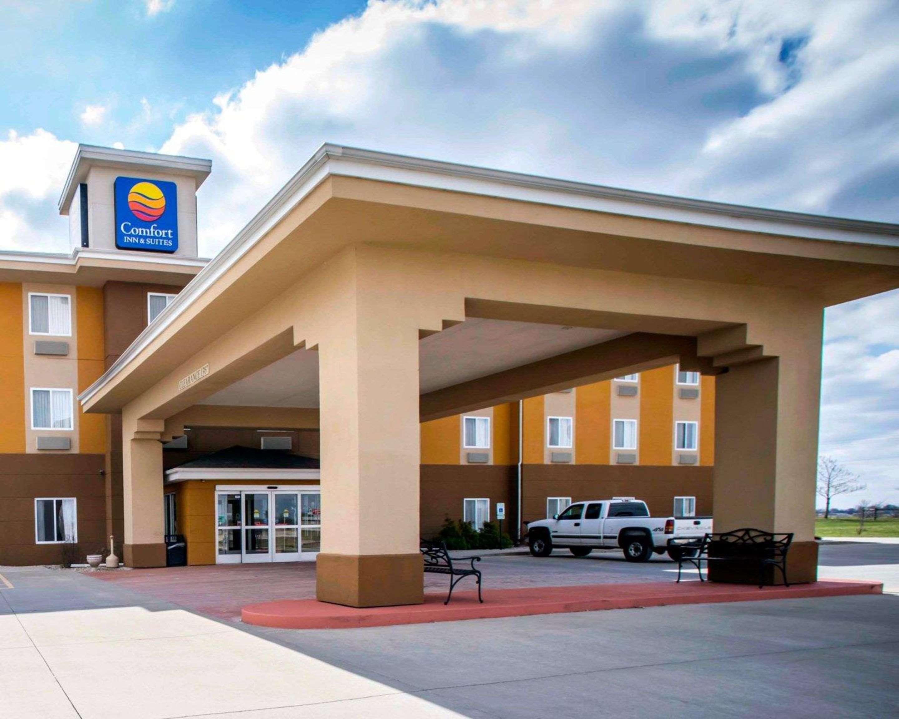 Comfort Inn & Suites Greenville I-70 Buitenkant foto